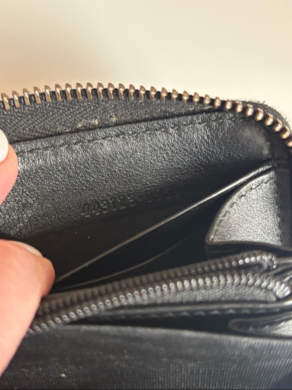 Gucci GG Marmont Pearly Apollo Zip Around Wallet - Picture 7 of 12